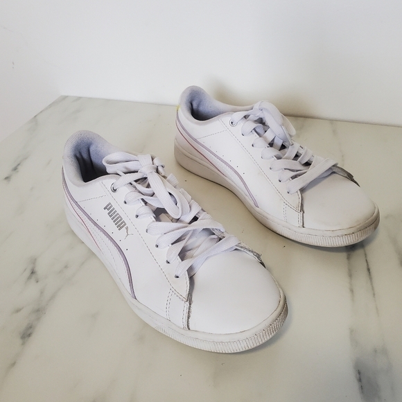 PUMA Women's Vikky V2 Sneaker - Picture 4 of 9